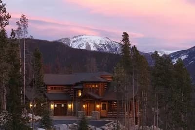Fully Loaded Rustic Retreat