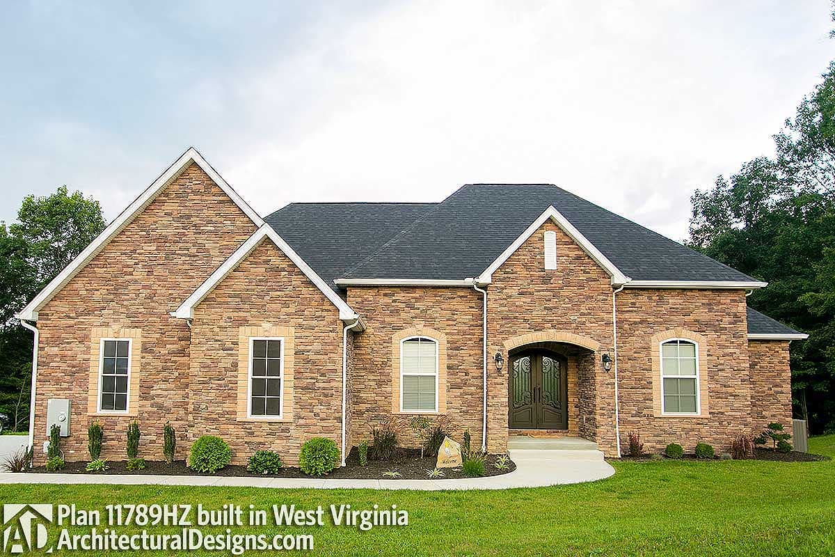 build gallery item - House Plan 11789HZ comes to life in West Virginia!