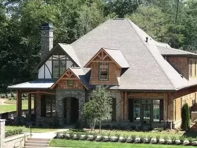 Eye-Catching Cottage