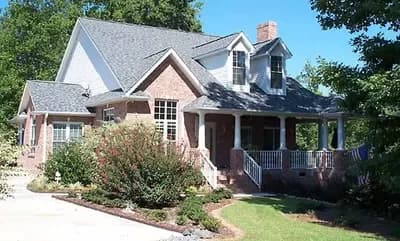 Country Cottage with Naturally Bright Foyer