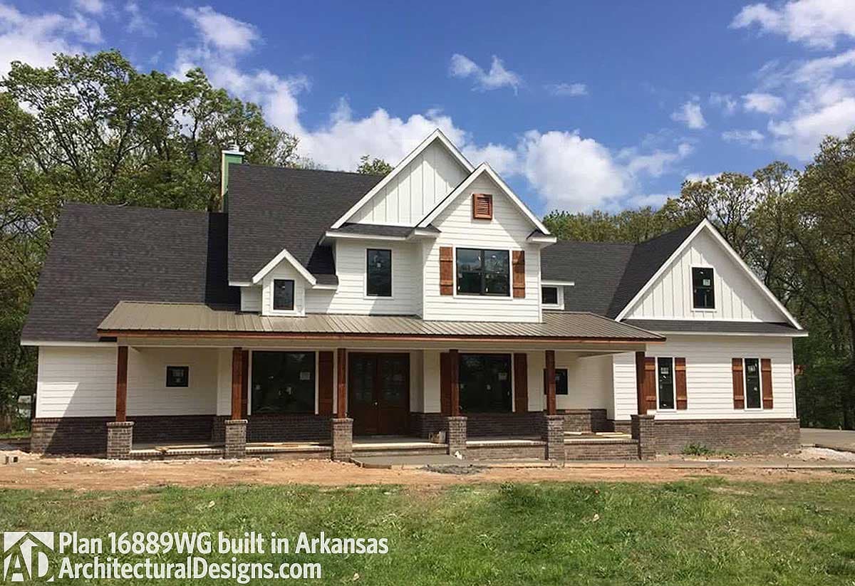 build gallery item - House Plan 16889WG comes to life in Arkansas with a Side-Entry Garage