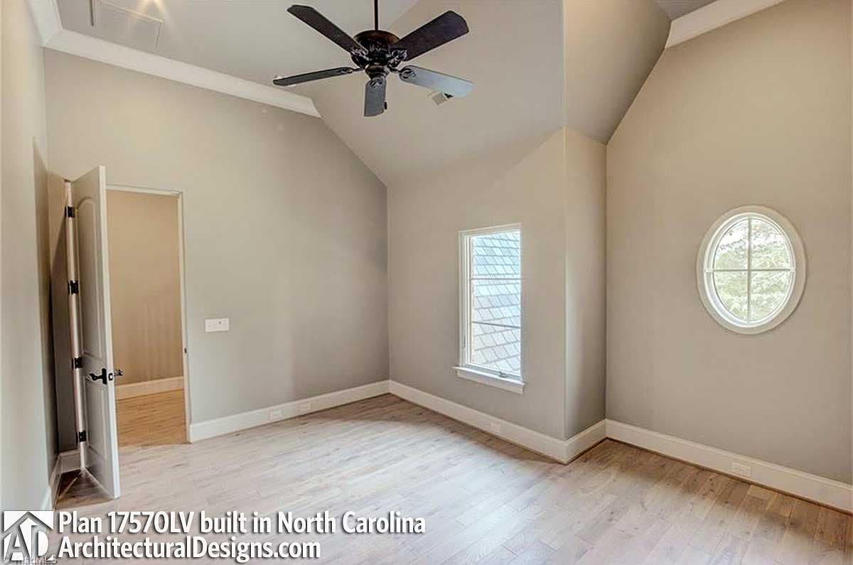 Client Photo id:  230210