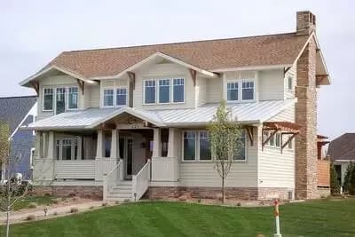 Craftsman with Pergola