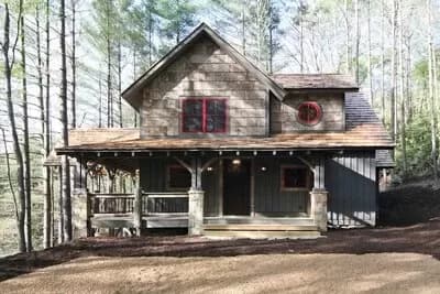 5-Bed Mountain Cottage on a Walkout Basement
