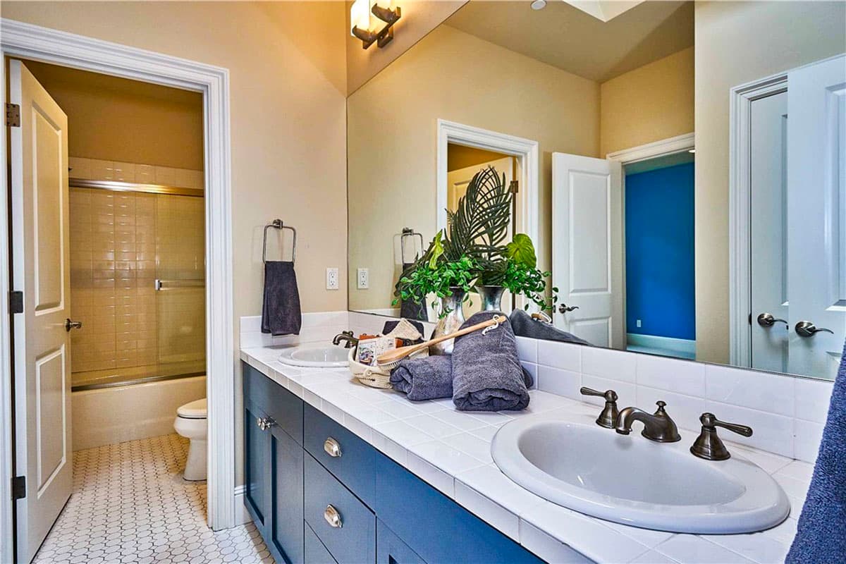 Plan 23191JD: Circular Hallway Adds Visual Appeal - Image #19 - Craftsman, Northwest