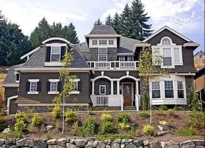 Flowing Rooflines and Turrets