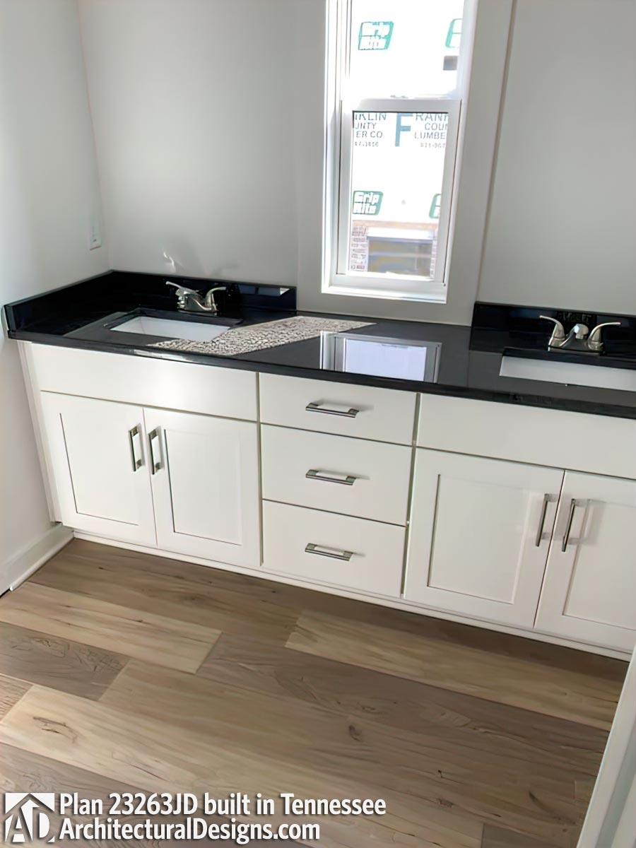 Client Photo id:  371900