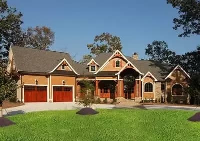 Craftsman Bungalow With Sweeping Deck