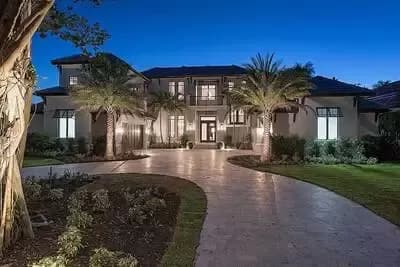 Living in Grandeur
