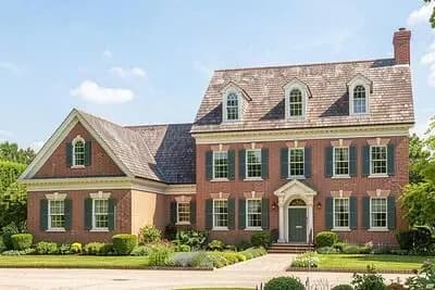 Deluxe Colonial Home Plan