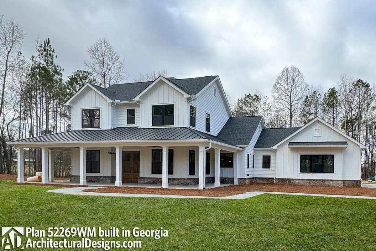 build gallery item - Farmhouse Plan 52269WM Comes to Life in Georgia