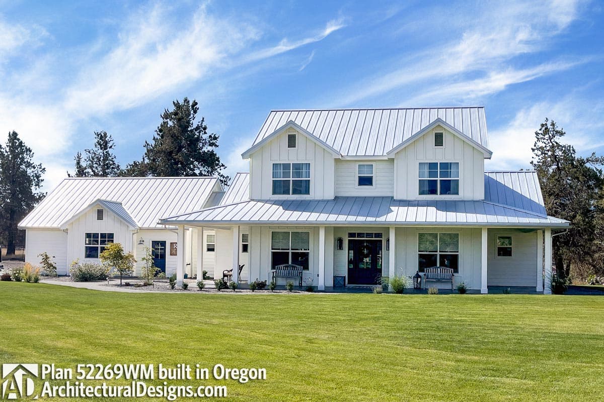 build gallery item - Farmhouse Plan 52269WM Comes to Life in Oregon