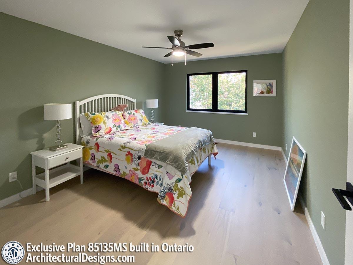 Client Photo id:  352848