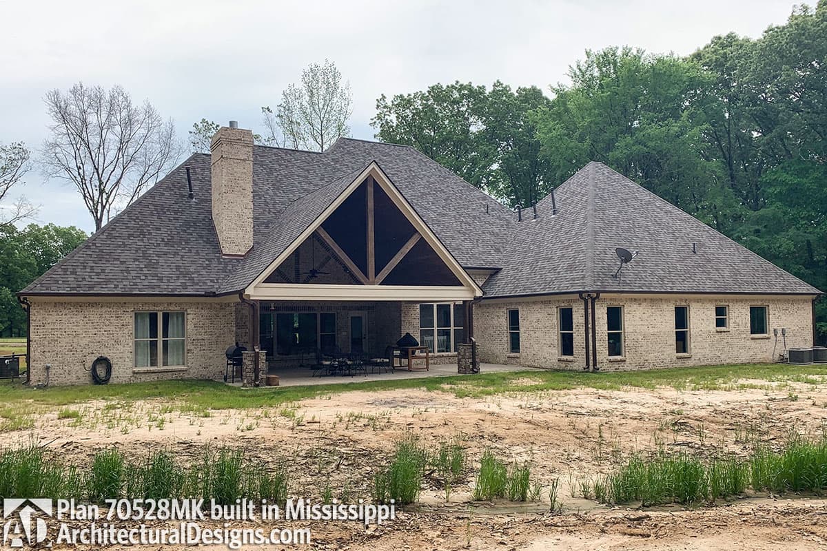 Plan 70528MK: 4 Bed Southern Home Plan with Rustic Elegance - Image #6 - Country, Southern, Traditional