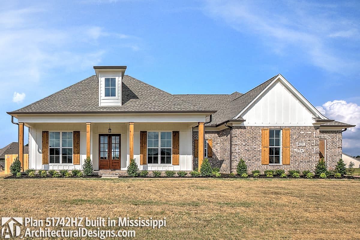build gallery item - House Plan 51742HZ Comes to Life in Mississippi, Again!
