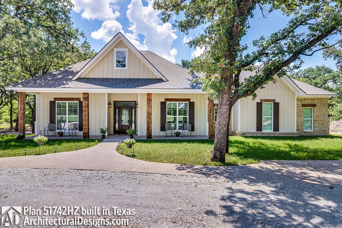 build gallery item - House Plan 51742HZ comes to life with a modified gable in Texas