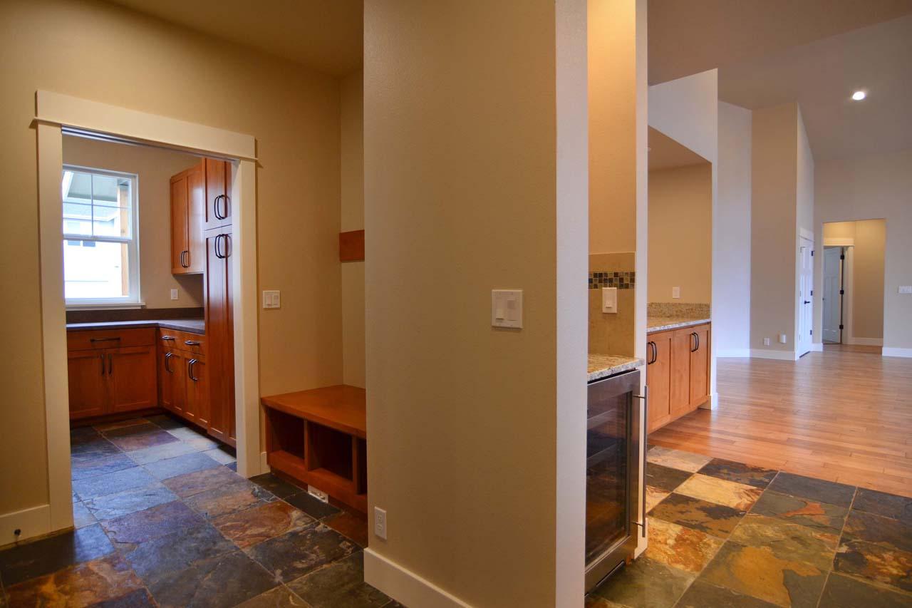 Plan 72846DA: Eye-Catching Craftsman with Vaulted Great Room