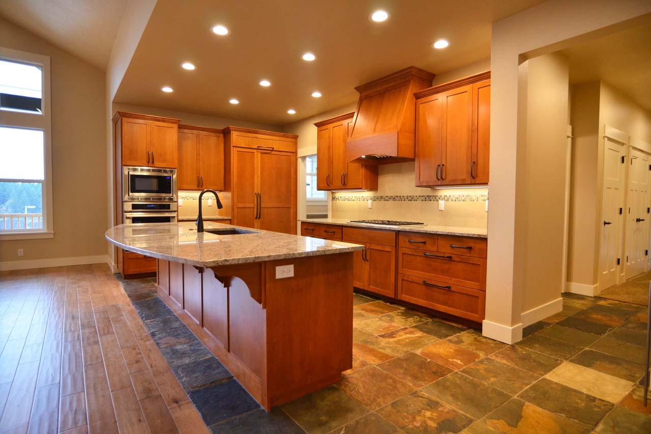 Plan 72846DA: Eye-Catching Craftsman with Vaulted Great Room