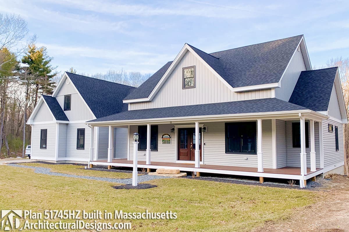 Plan 51745HZ: Country House Plan with Flex Space and Bonus Room - 2469 Sq Ft - Image #10 - Country, Farmhouse, Traditional