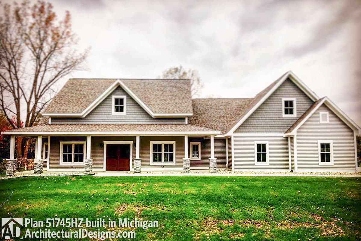 Plan 51745HZ: Country House Plan with Flex Space and Bonus Room - 2469 Sq Ft - Image #9 - Country, Farmhouse, Traditional