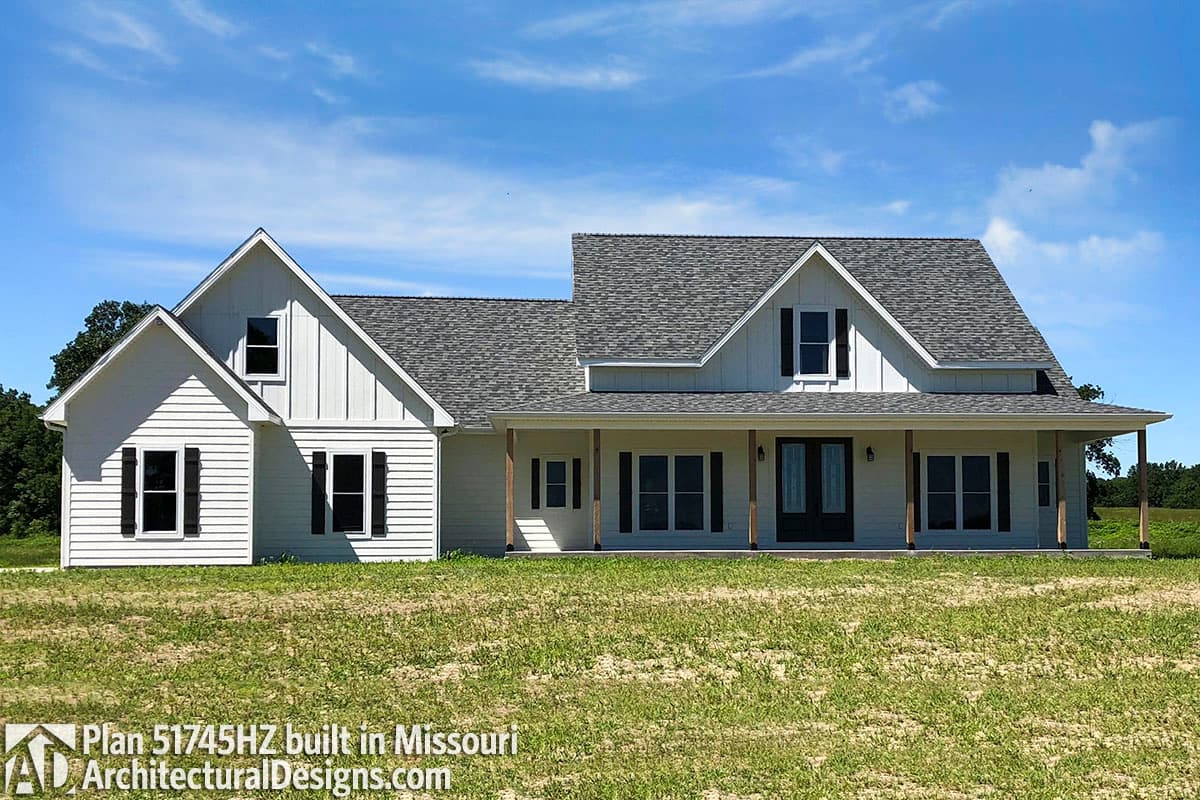 Plan 51745HZ: Country House Plan with Flex Space and Bonus Room - 2469 Sq Ft - Image #7 - Country, Farmhouse, Traditional