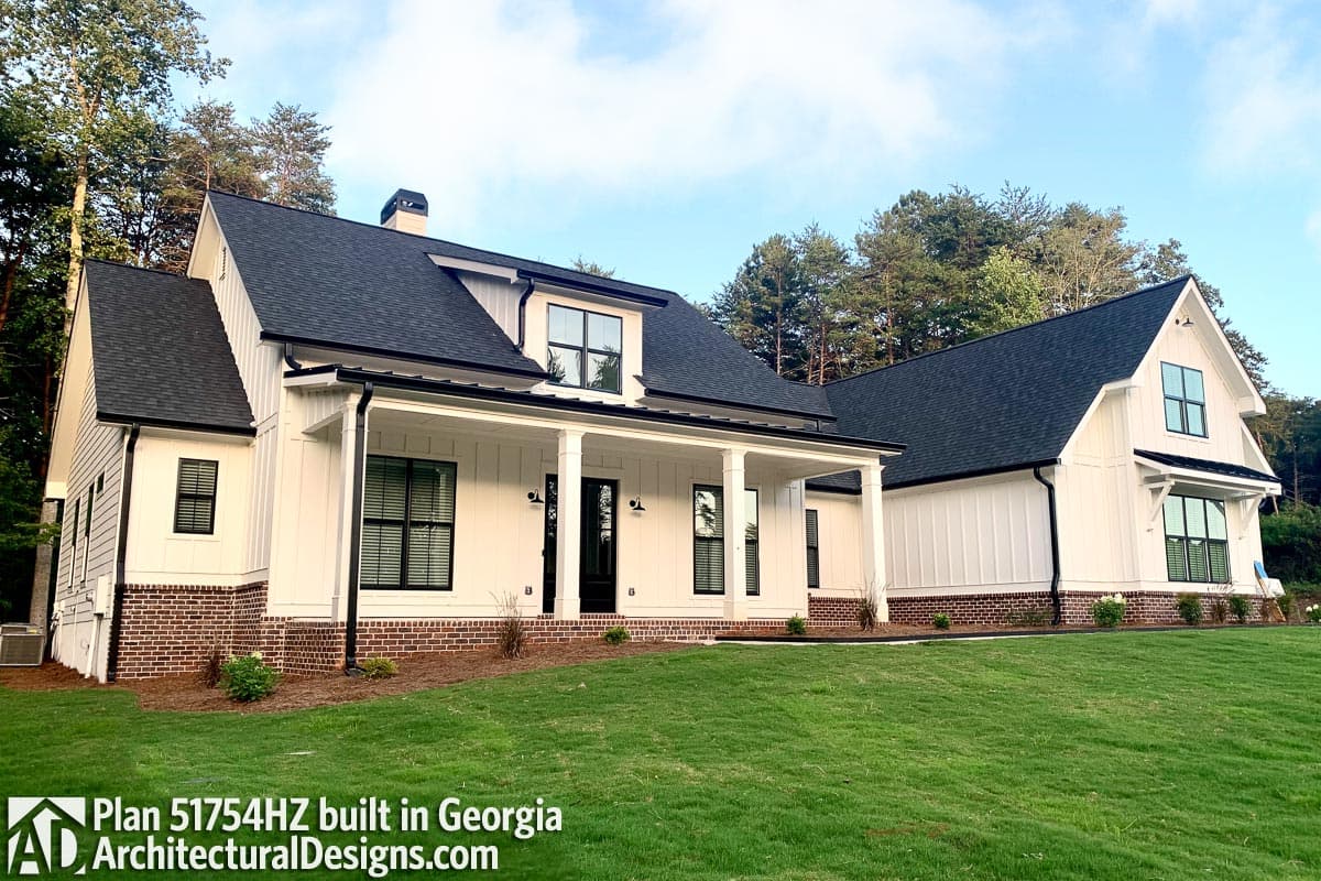 Plan 51754HZ: Modern Farmhouse Plan with Bonus Room - 2686 Sq Ft - Image #12 - Country, Farmhouse, Modern Farmhouse, New American, Traditional