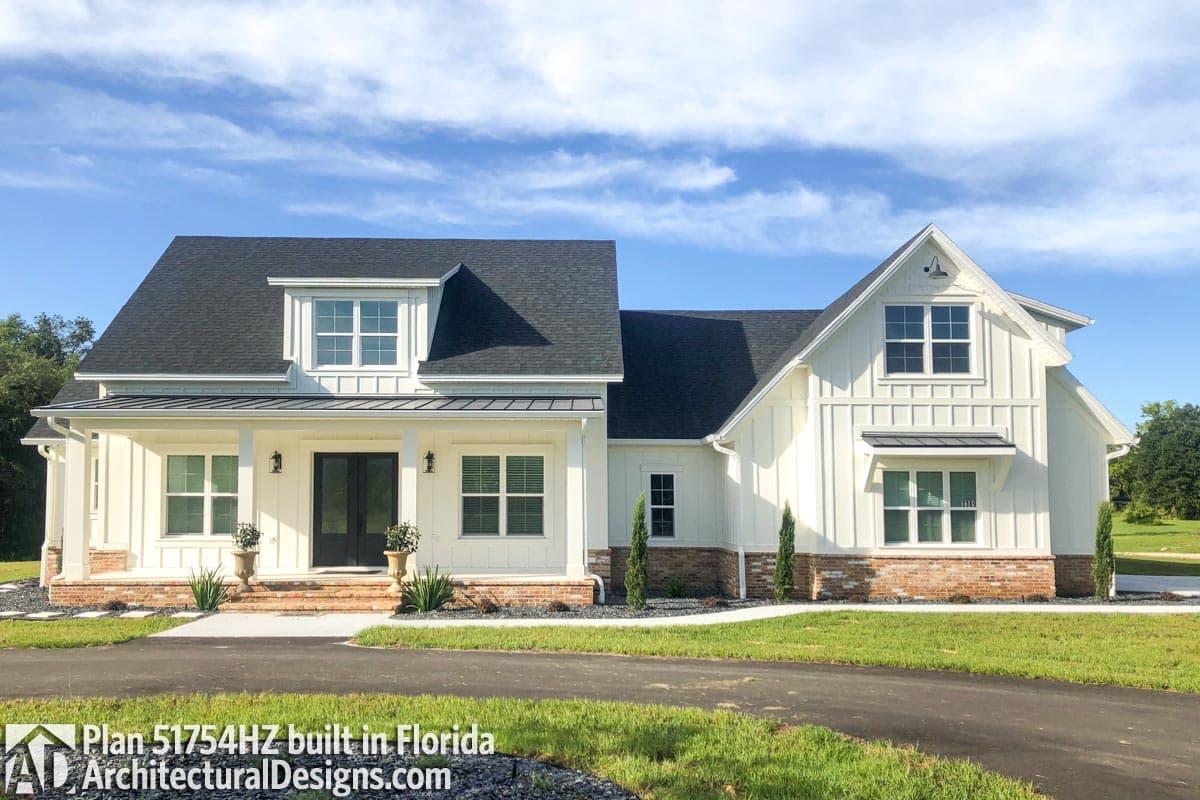 Plan 51754HZ: Modern Farmhouse Plan with Bonus Room - 2686 Sq Ft - Image #11 - Country, Farmhouse, Modern Farmhouse, New American, Traditional