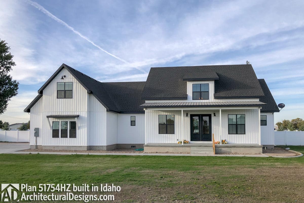 Plan 51754HZ: Modern Farmhouse Plan with Bonus Room - 2686 Sq Ft - Image #24 - Country, Farmhouse, Modern Farmhouse, New American, Traditional