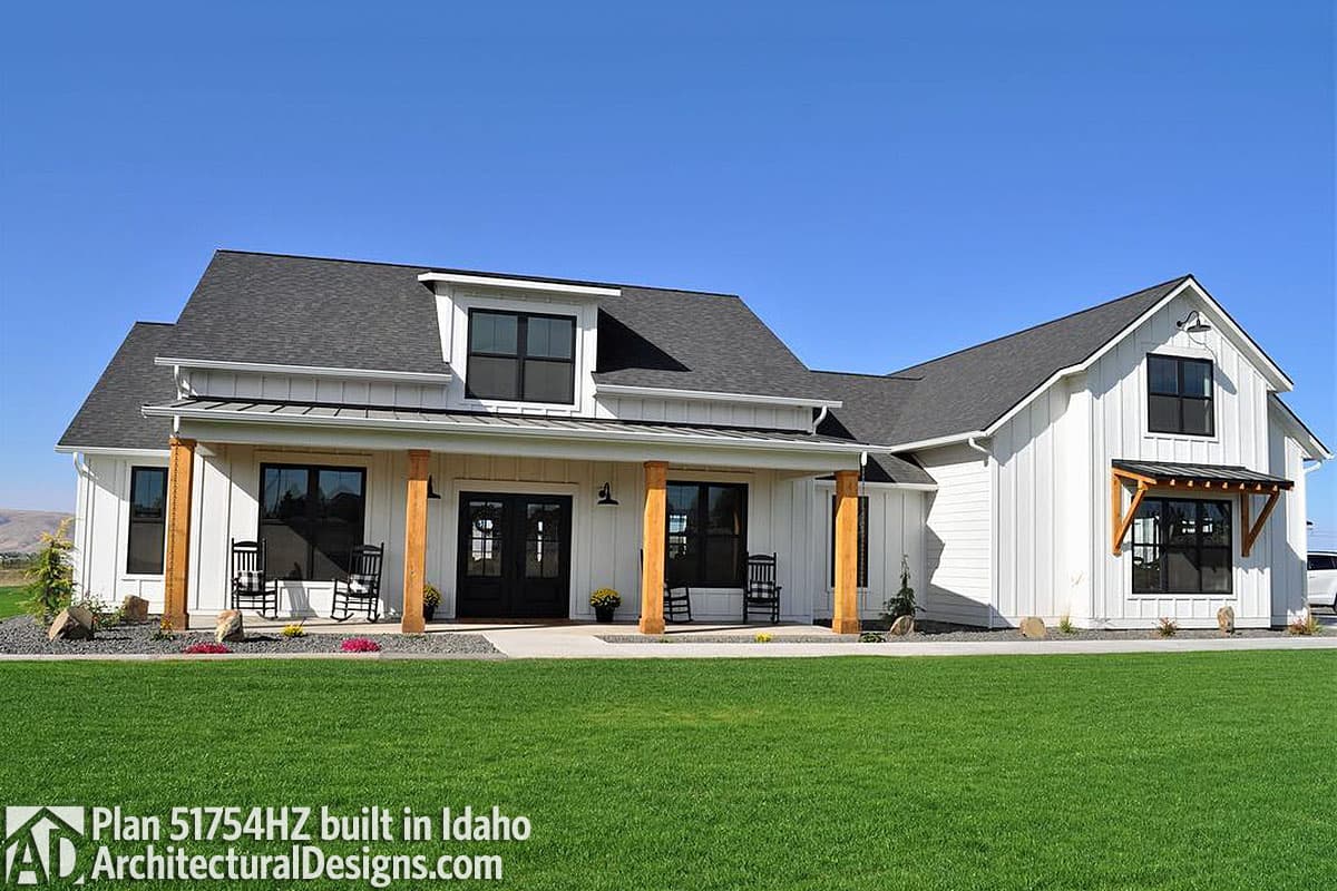 Plan 51754HZ: Modern Farmhouse Plan with Bonus Room - 2686 Sq Ft - Image #15 - Country, Farmhouse, Modern Farmhouse, New American, Traditional