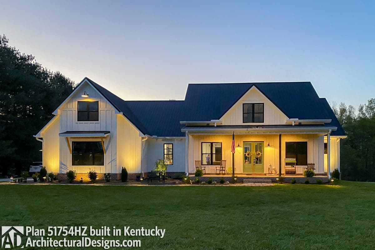 Plan 51754HZ: Modern Farmhouse Plan with Bonus Room - 2686 Sq Ft - Image #17 - Country, Farmhouse, Modern Farmhouse, New American, Traditional