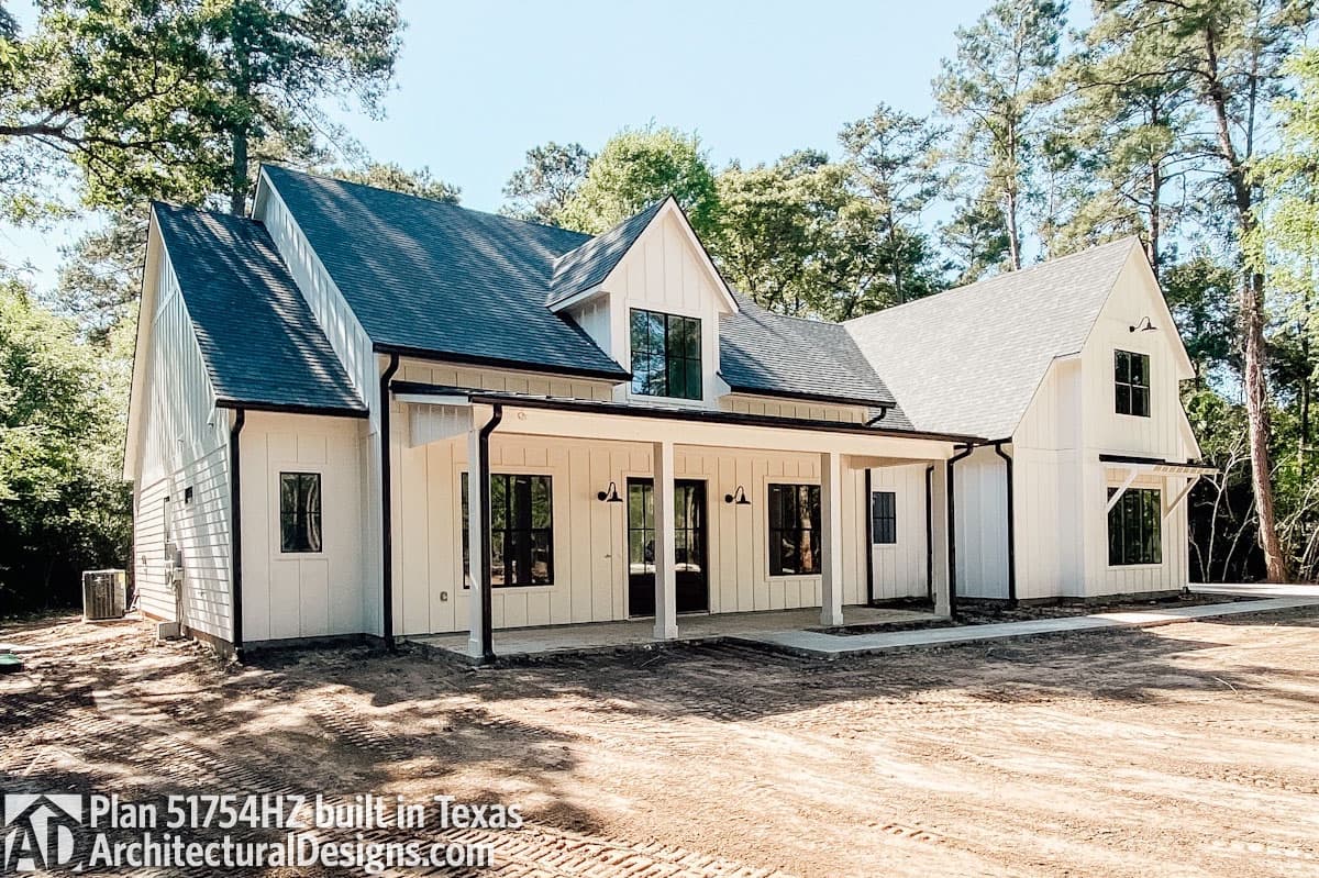 Plan 51754HZ: Modern Farmhouse Plan with Bonus Room - 2686 Sq Ft - Image #43 - Country, Farmhouse, Modern Farmhouse, New American, Traditional