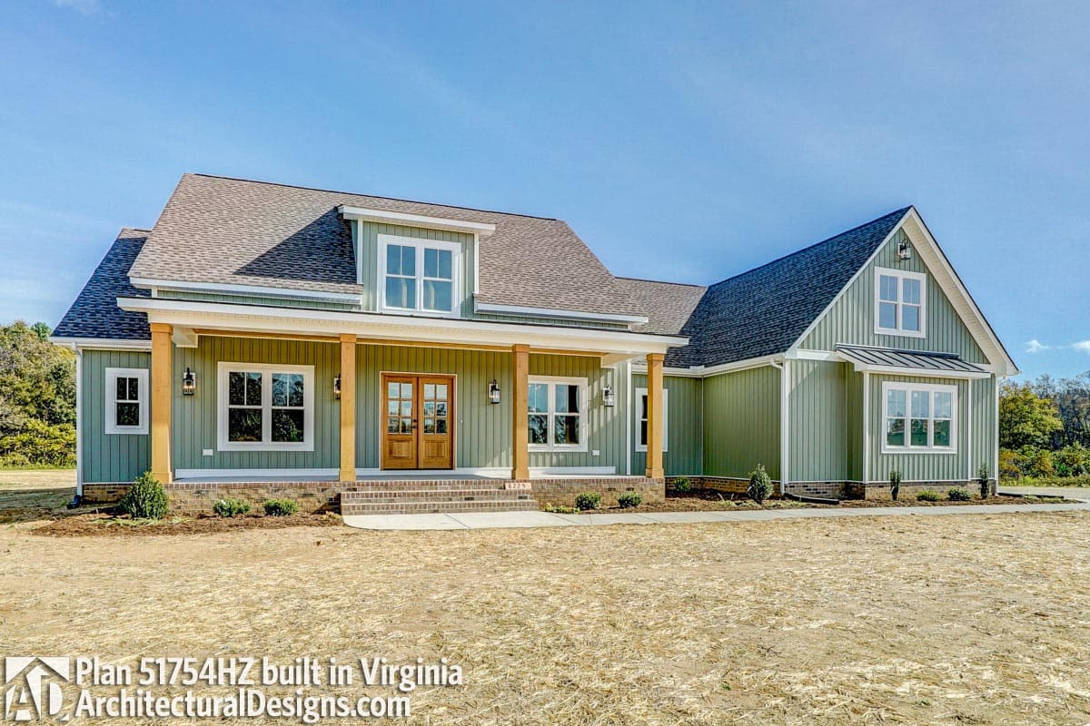 Plan 51754HZ: Modern Farmhouse Plan with Bonus Room - 2686 Sq Ft - Image #13 - Country, Farmhouse, Modern Farmhouse, New American, Traditional