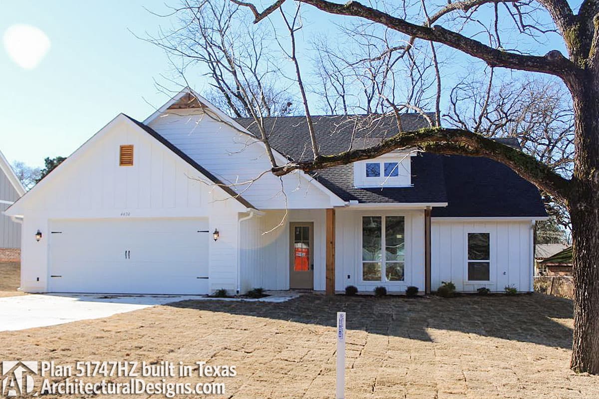 Plan 51747HZ: 3-Bed Craftsman House Plan with Optional Outdoor Kitchen - 1657 Sq Ft - Image #9 - Cottage, Country, Craftsman, Northwest, Southern