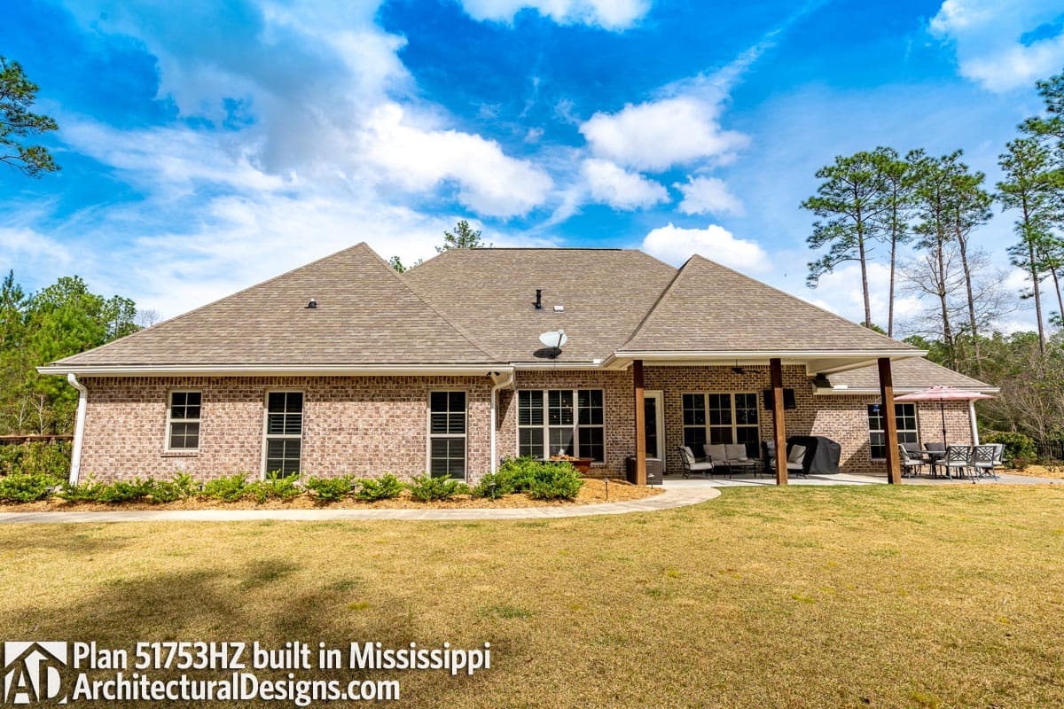 Plan 51753HZ: 4-Bed Craftsman House Plan with Optionally Finished Bonus Room Over Garage - 2641 Sq Ft - Image #4 - Country, Craftsman