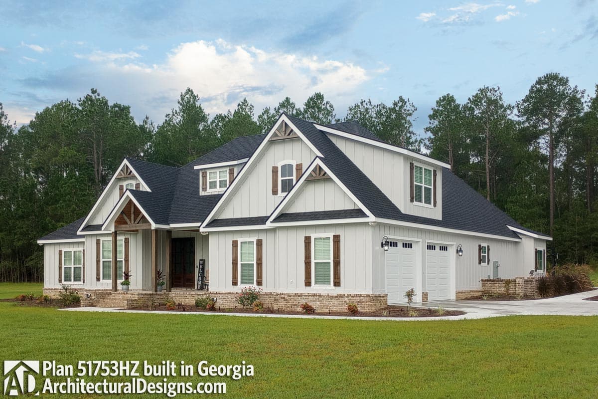 Plan 51753HZ: 4-Bed Craftsman House Plan with Optionally Finished Bonus Room Over Garage - 2641 Sq Ft - Image #7 - Country, Craftsman