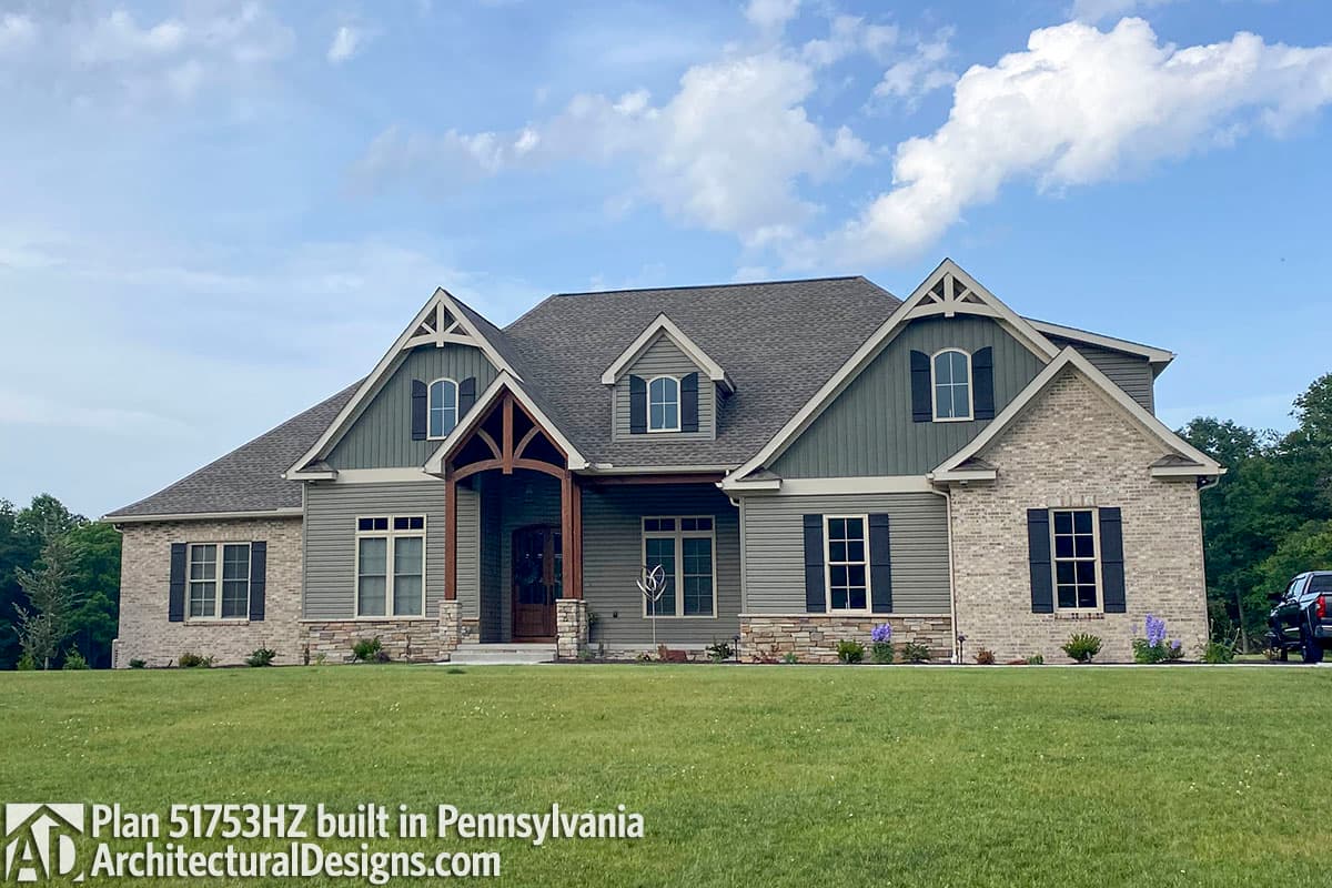 Plan 51753HZ: 4-Bed Craftsman House Plan with Optionally Finished Bonus Room Over Garage - 2641 Sq Ft - Image #8 - Country, Craftsman