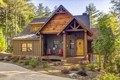 3 Bed Cottage Escape With Vaulted Ceilings - 2533 Sq Ft