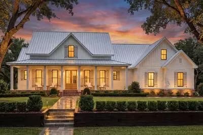 Three Bed Farmhouse with Optional Bonus Room 