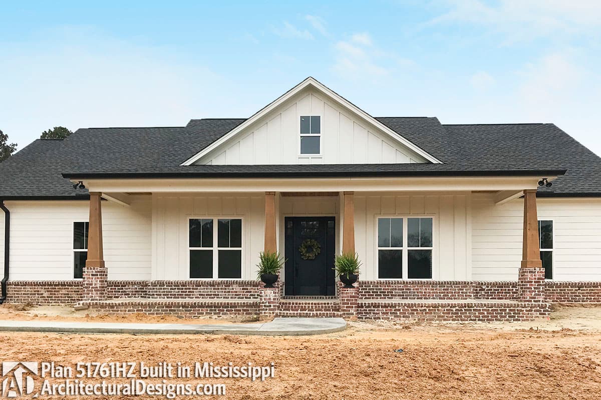 build gallery item - House Plan 51761HZ comes to life in Mississippi