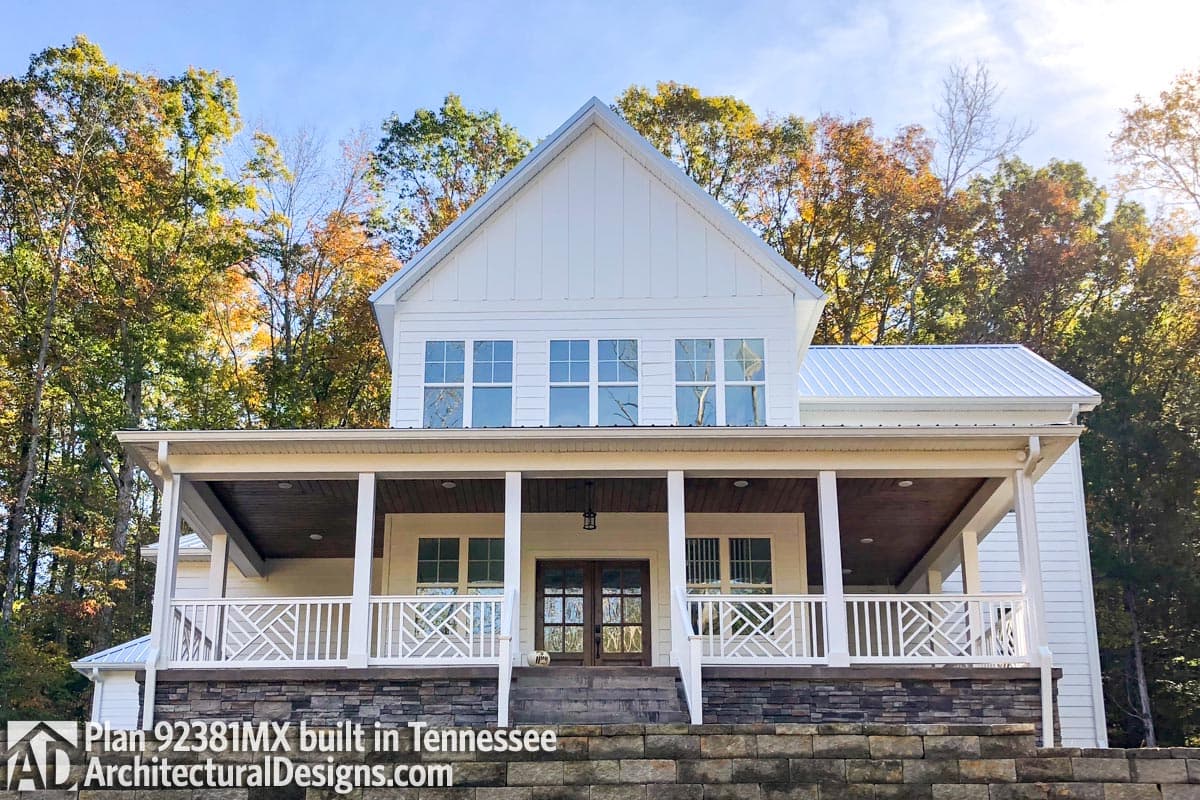 build gallery item - Farmhouse Plan 92381MX comes to life in Tennessee