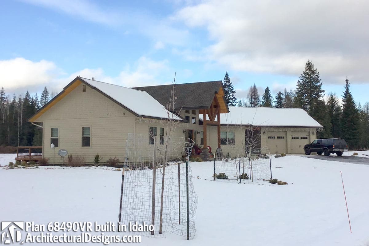 Plan 68490VR: Rustic Mountain Lodge with Vaulted Interior and Angled 2-Car Garage - Image #5 - Mountain, Ranch, Rustic
