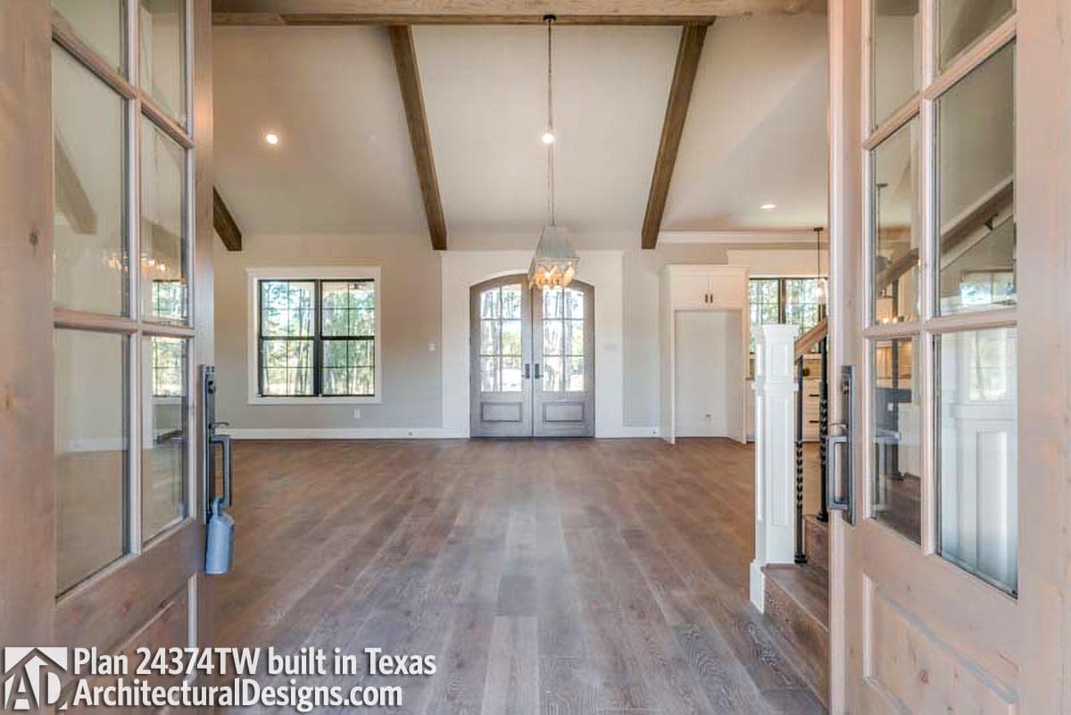 Client Photo id:  295729