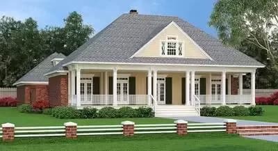 Grand Southern Design with 3 Beds and Private Courtyard 