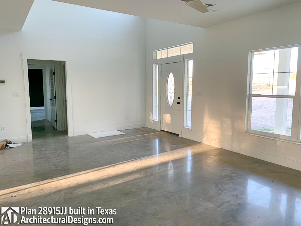 Client Photo id:  367083