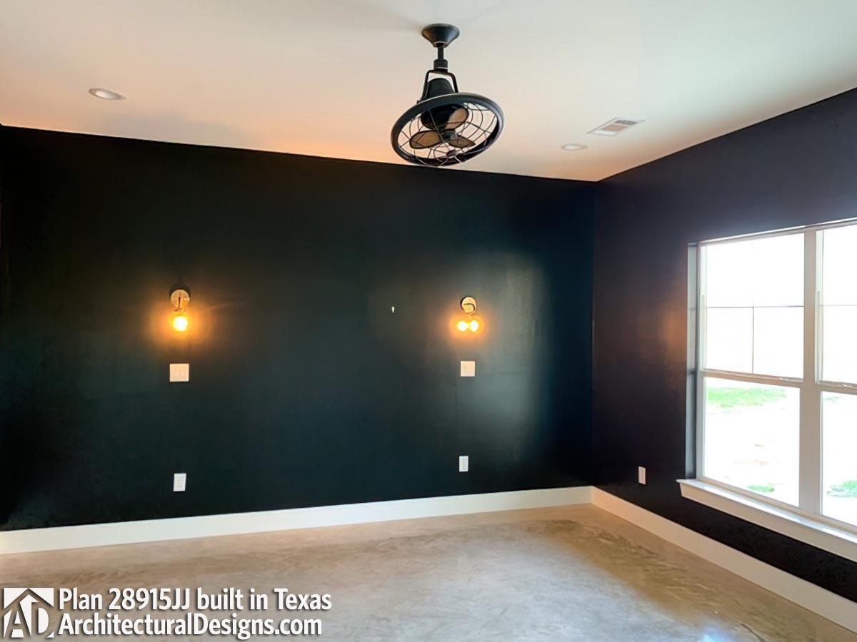 Client Photo id:  367077