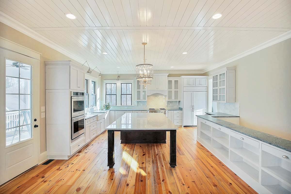 Plan 500020VV: Modern Farmhouse Plan with Matching Detached Garage - Image #10 - Country, Farmhouse, Modern Farmhouse, New American, Traditional