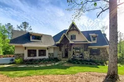 Country Craftsman with Bonus Over Garage