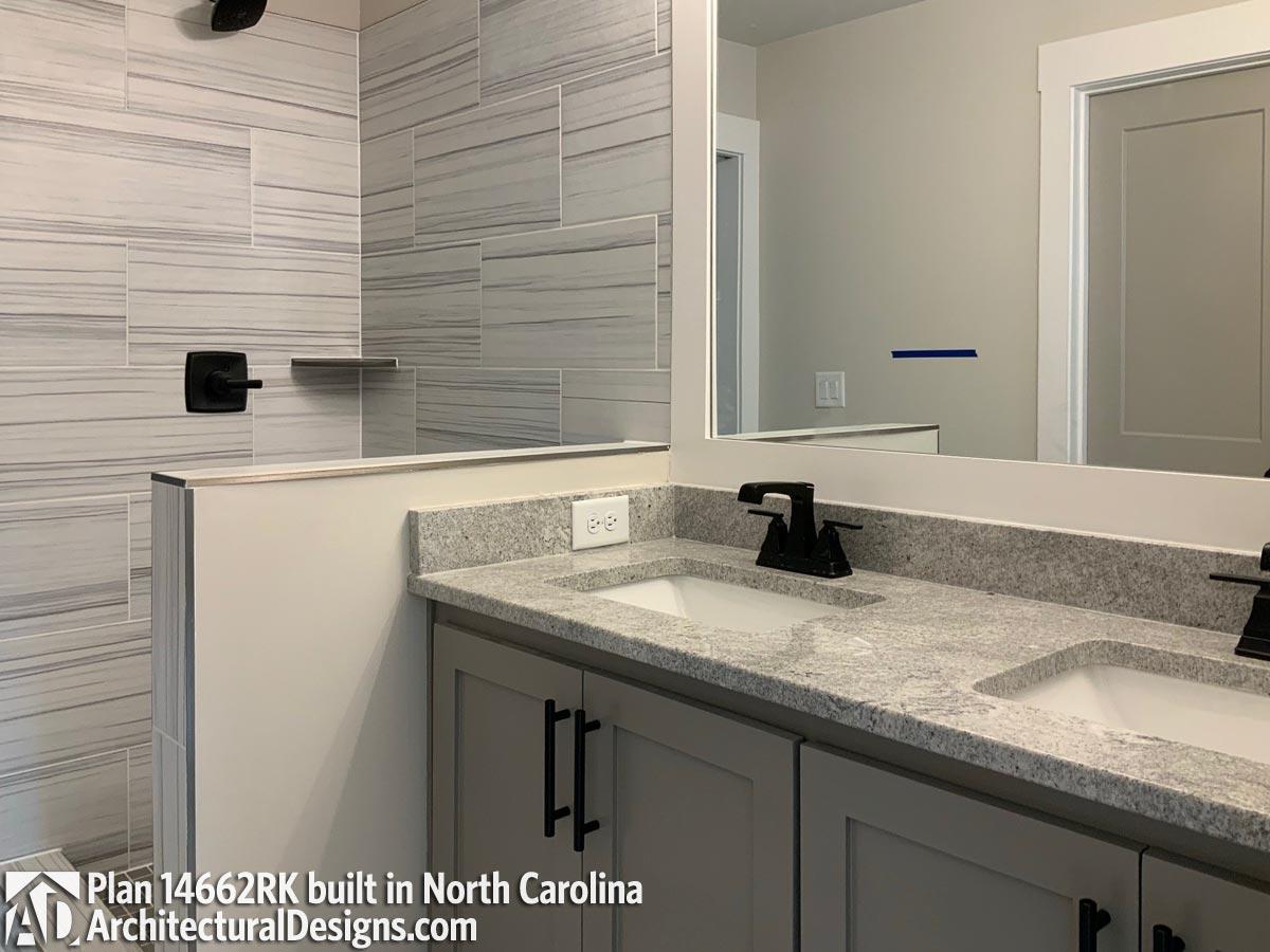 Client Photo id:  341184