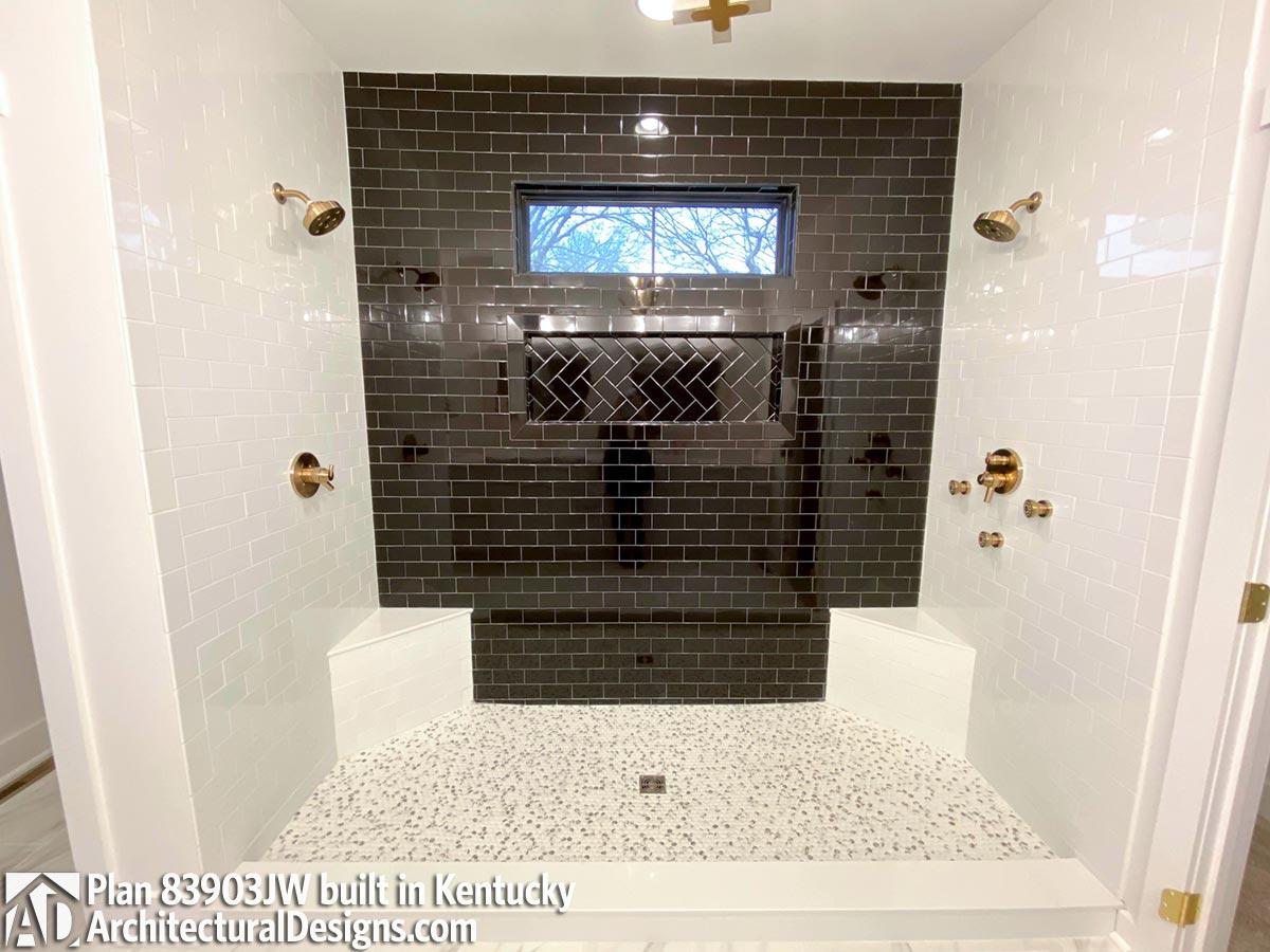 Client Photo id:  374071