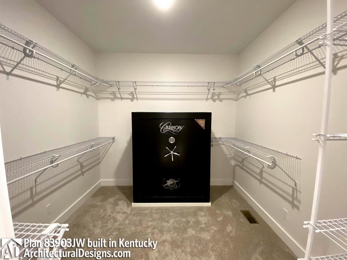 Client Photo id:  374072